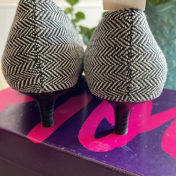 EUC Vintage 90’s Fioni Ropa Cab Kennedy Heels - Picture 4 of 11